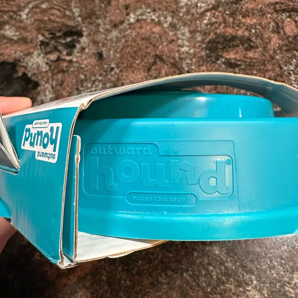 NWT Outward Hound Slow Feeder Bowl